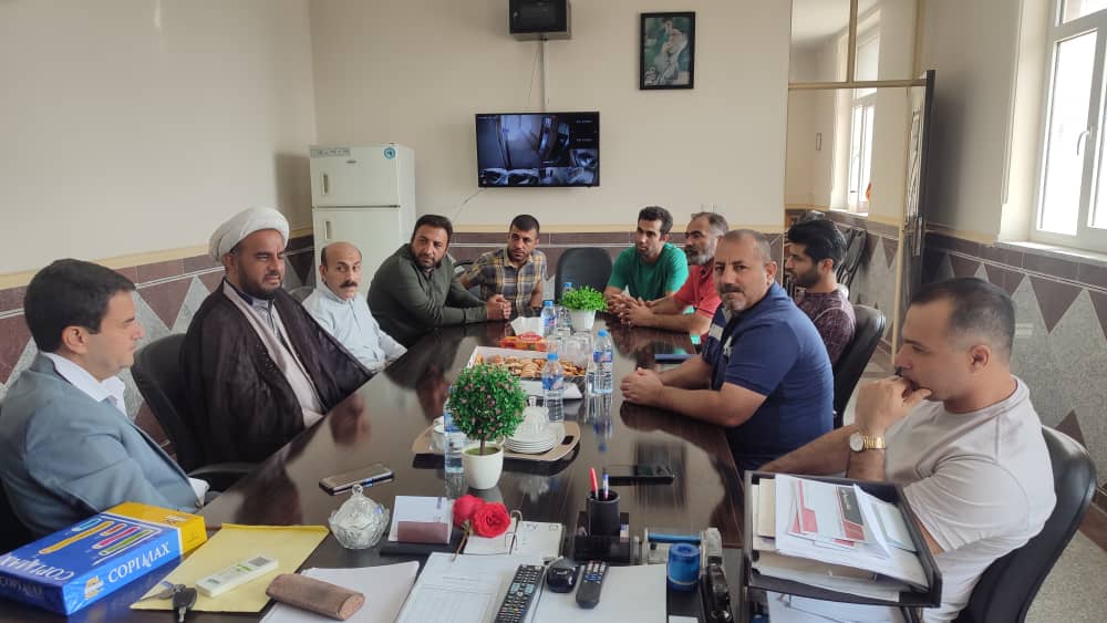 دیدار جامعه بوکس شوش با سرپرست اداره ورزش و جوانان  شهرستان به مناسبت هفته تربیت بدنی و ورزش
