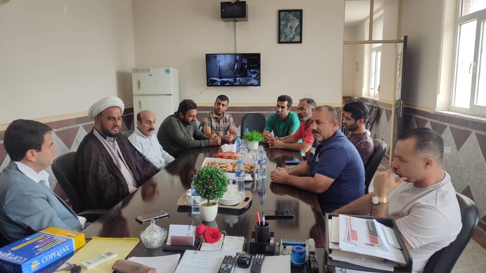 دیدار جامعه بوکس شوش با سرپرست اداره ورزش و جوانان  شهرستان به مناسبت هفته تربیت بدنی و ورزش