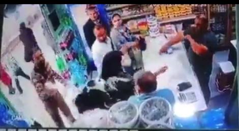  امر به معروف با زدن سطل ماست روی سر دو زن بی حجاب در مغازه